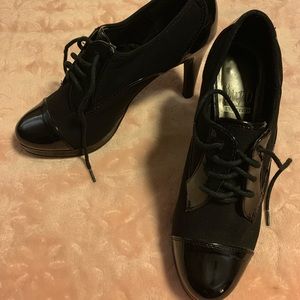 Lace-up oxford-like heels